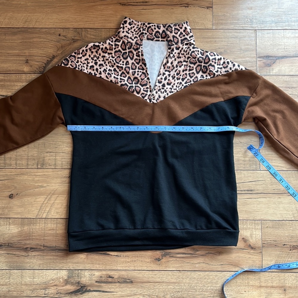 Leopard Block Color Pullover - Picture 5 of 6